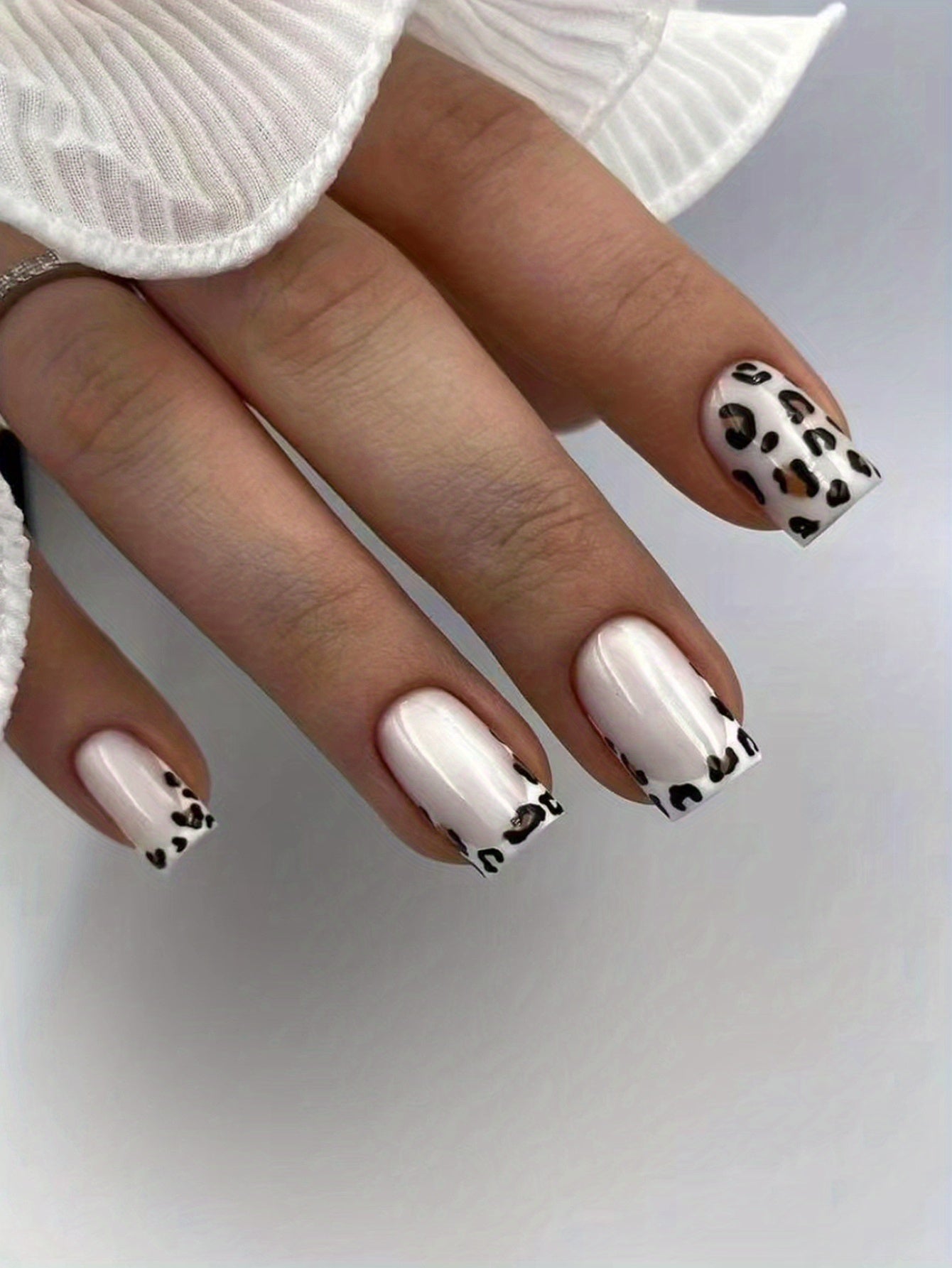 Leopard Print Press On Nails, Short Square Glue On Nails, Glossy Fake Nails For Women And Girls, 24 Pcs